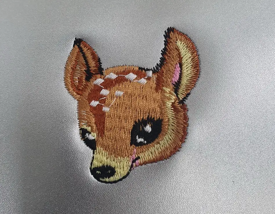 งานปักหนัง ปักเสื้อหนัง ปักรองเท้าหนัง ปักวัสดุหนัง